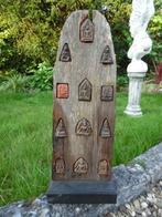 Houten paneel met boeddhistische amuletten, Antiek en Kunst, Ophalen of Verzenden