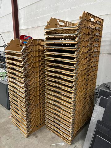 Stapelbakken bakkerij bakken beschikbaar voor biedingen