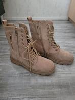 Leuke laarzen, Kleding | Dames, Schoenen, Ophalen of Verzenden, Nieuw, Beige