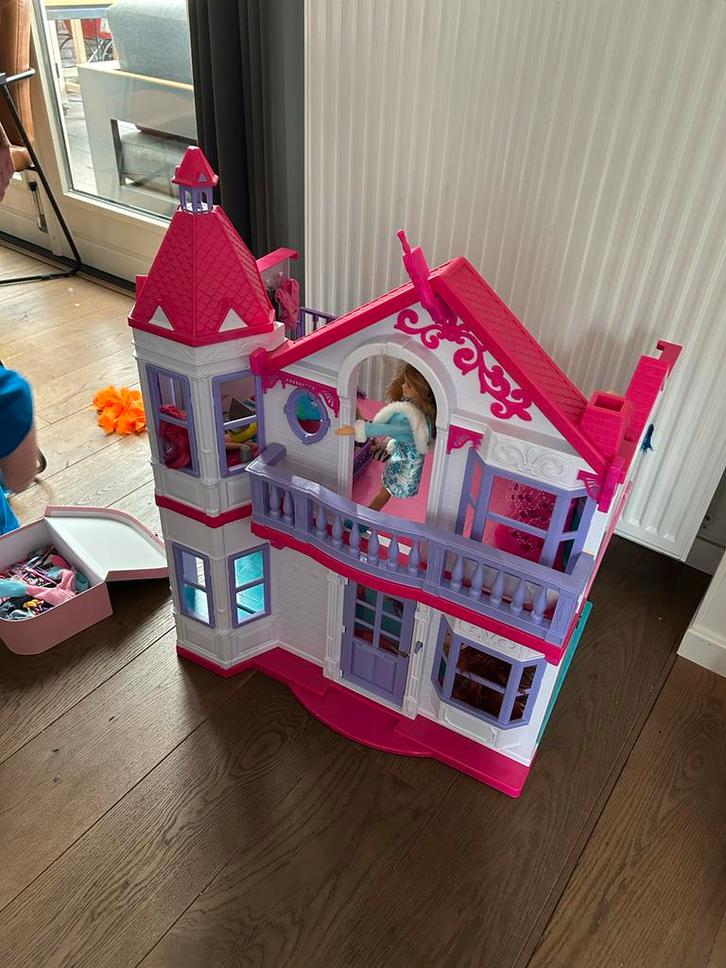 Barbie Huis Compleet met Accessoires, Kinderen en Baby's, Speelgoed | Poppen, Gebruikt, Barbie, Ophalen