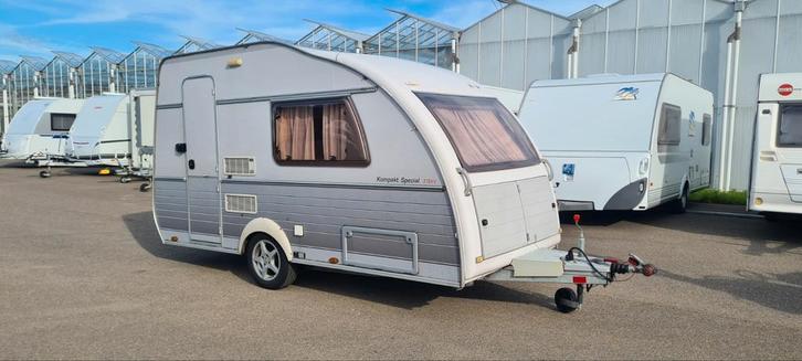 Kip Kompakt 37 EKV, Caravans en Kamperen, Caravans, Bedrijf, tot en met 2, 500 - 750 kg, Standaardzit, Kip, 2 aparte bedden, tot 4 meter