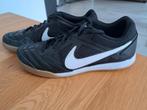 Nike zaalvoetbalschoen maat 44, Sport en Fitness, Voetbal, Maat XS of kleiner, Schoenen, Ophalen of Verzenden, Zo goed als nieuw