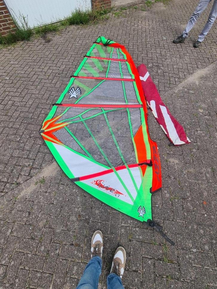 Ezzy Wave 4.7m² Windsurfzeil – Uistekende staat, Watersport en Boten, Windsurfen, Zo goed als nieuw, Zeil, Minder dan 250 cm, Ophalen