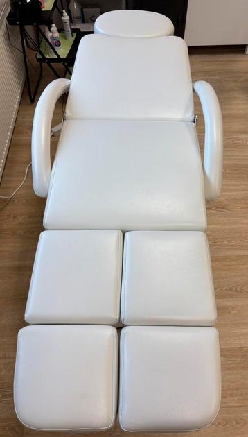 Pedicurestoel / behandelstoel/ tattoostoel beschikbaar voor biedingen