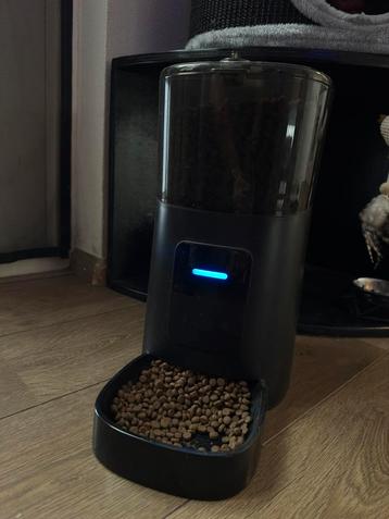 Smart automatische voerbak 5L met app beschikbaar voor biedingen