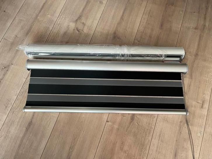 Veneta duo rolgordijnen - 2 sets (wit & grijs), Huis en Inrichting, Stoffering | Gordijnen en Lamellen, Nieuw, 100 tot 150 cm