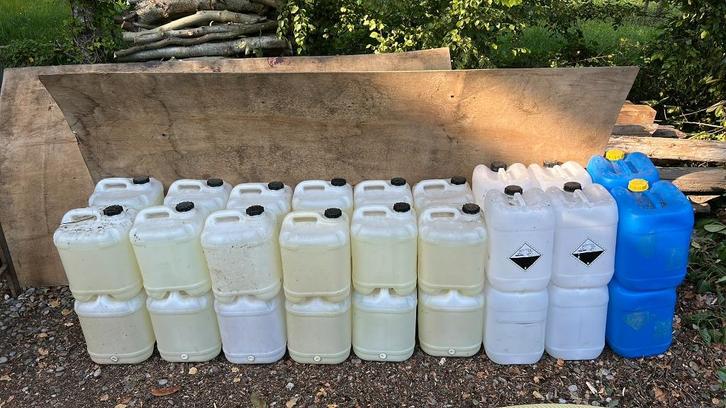 Lege 20L jerrycans wit/blauw voor benzine, diesel, petroleum, Auto-onderdelen, Overige Auto-onderdelen, Gebruikt, Ophalen of Verzenden