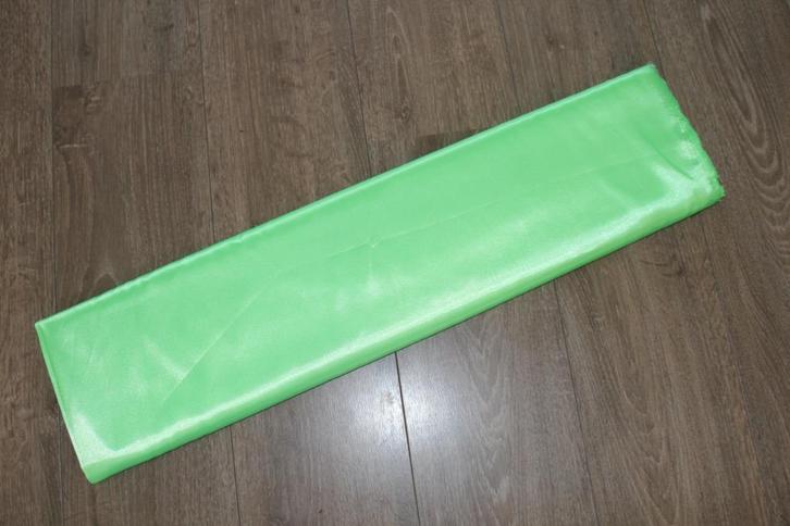 Rol polyester neon groen voering stof - glanzend #1210, Hobby en Vrije tijd, Stoffen en Lappen, Nieuw, Polyester, 120 cm of meer