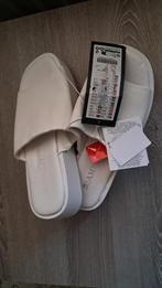 Instappers/hakken, Kleding | Dames, Schoenen, Schoenen met lage hakken, Wit, Ophalen of Verzenden, Zo goed als nieuw