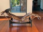 Cassina Le Corbusier LC4  |  Nieuwstaat (+ Miniatuur), Ophalen, Zo goed als nieuw, Eenpersoons, Minder dan 150 cm
