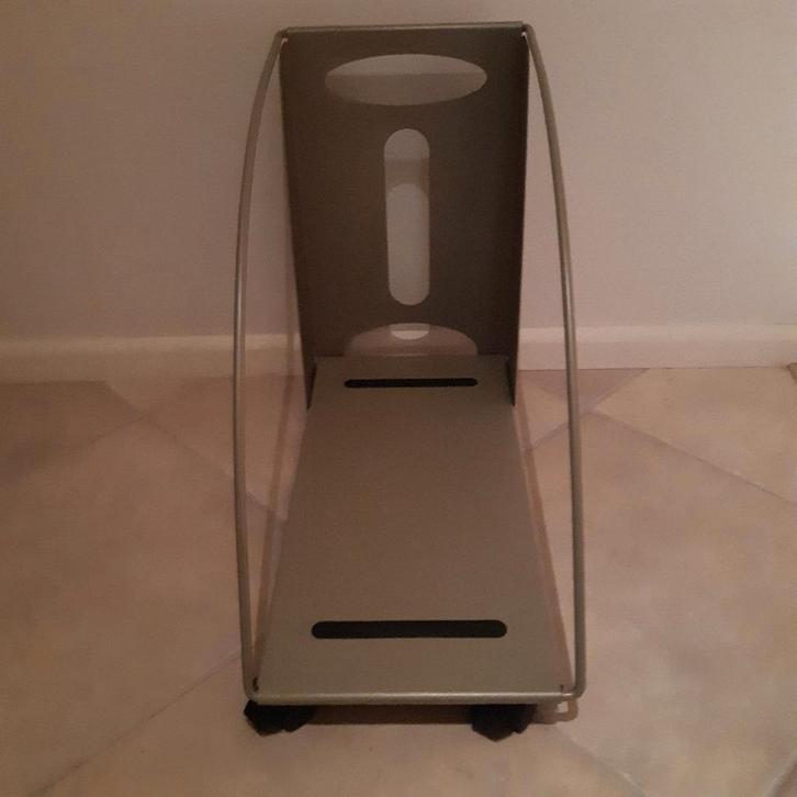 Moll computer vloerstandard, Huis en Inrichting, Kasten | Computermeubels, Zo goed als nieuw, 70 tot 120 cm, Metaal, Ophalen of Verzenden