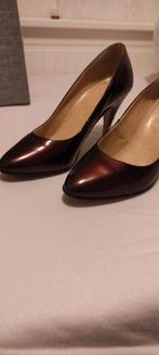 Nette bordeaux lak pumps  maar 38, Ophalen of Verzenden, Zo goed als nieuw, Rood