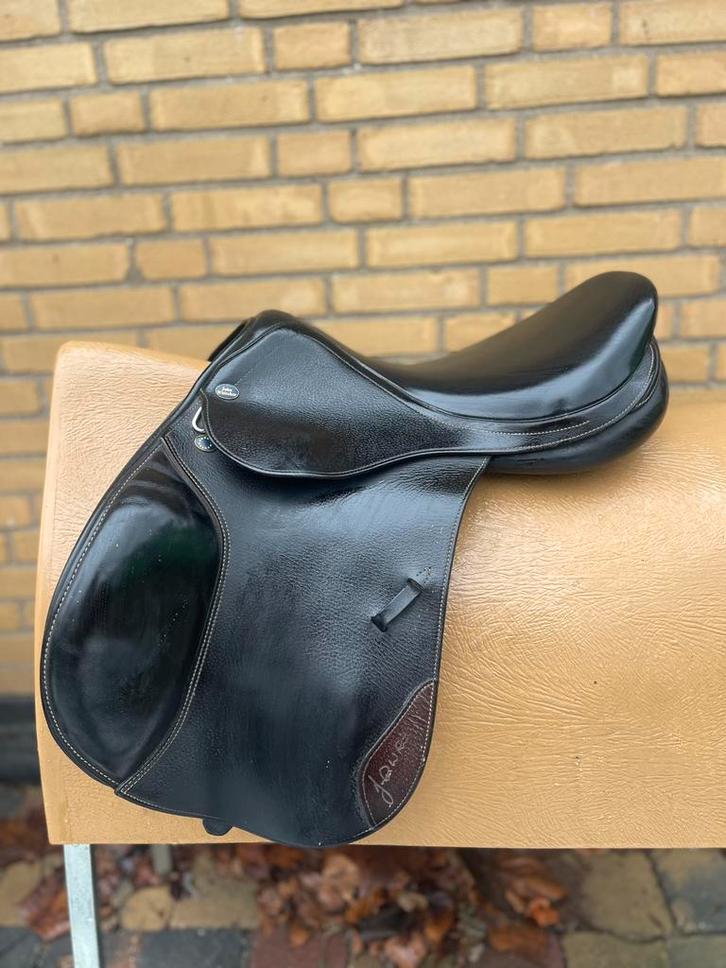 John Whitaker spring junior Gratis passervice bij aanschaf, Dieren en Toebehoren, Paarden en Pony's | Zadels, Gebruikt, Springen