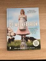 Sofie van den Enk - De melkfabriek, Ophalen of Verzenden, Zo goed als nieuw, Sofie van den Enk; Eva Munnik