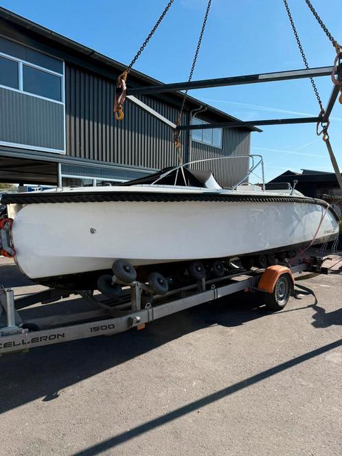 TENDER SLOEP MET BOEGSCHROEF 30PK, Watersport en Boten, Sloepen, Zo goed als nieuw, 6 meter of meer, Binnenboordmotor, Benzine