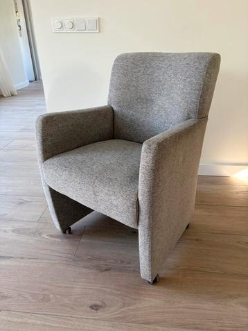 Eetkamerstoelen 6 stuks (fauteuil) op wieltjes  beschikbaar voor biedingen