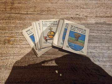 Postzegels met gemeente wapen uit Friesland op papier. beschikbaar voor biedingen