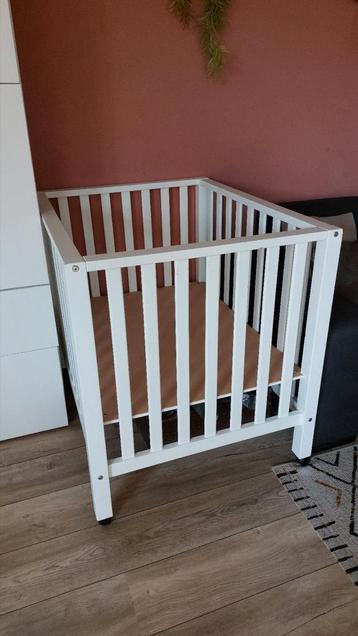 Witte box beschikbaar voor biedingen