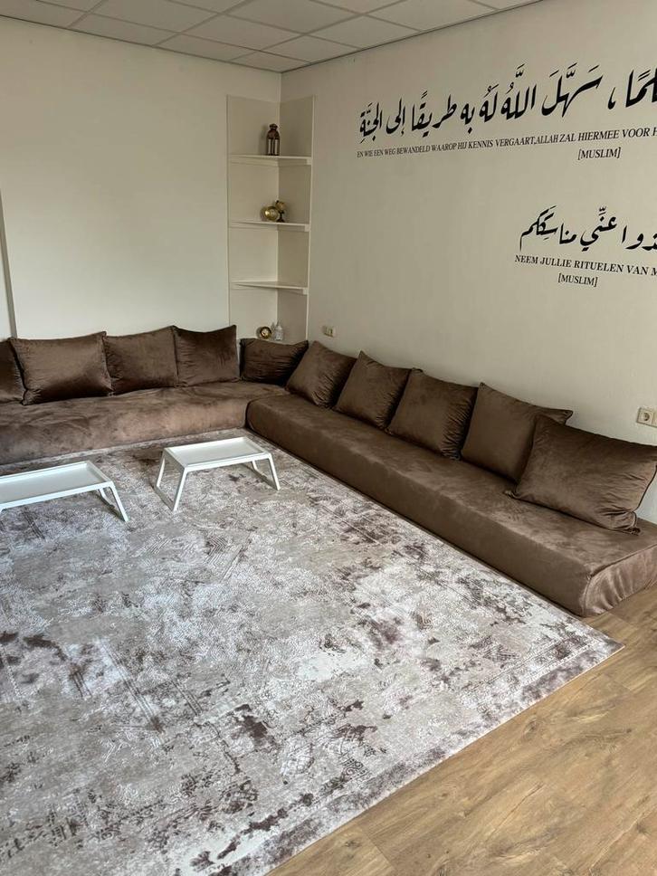 Luxe Hoekbank / Arabische Zithoek (Majlis) - Zo Goed Als Nie, Huis en Inrichting, Banken | Complete zithoeken, Zo goed als nieuw