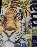 BORDUURPAKKET MAIA PREDATOR'S GAZE, Hobby en Vrije tijd, Borduren en Borduurmachines, Verzenden, Zo goed als nieuw, Handborduren