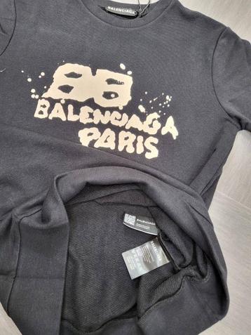 Balmain Truien beschikbaar voor biedingen