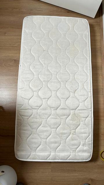 Matras ledikant of campingbed beschikbaar voor biedingen