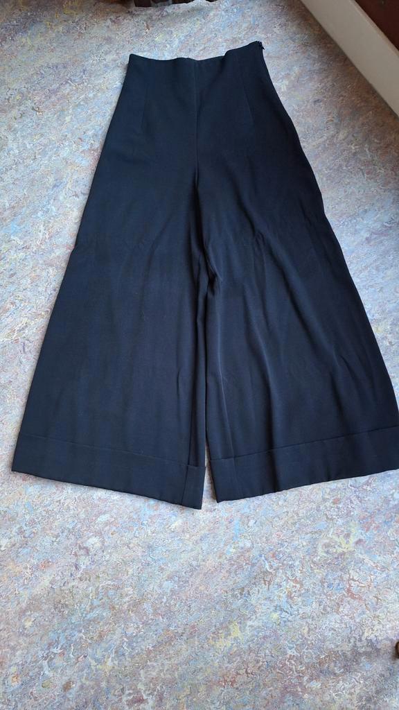 Zwarte wijde pijpen broek,Carola van Benthum - Maat M, Kleding | Dames, Broeken en Pantalons, Nieuw, Maat 38/40 (M), Zwart, Lang