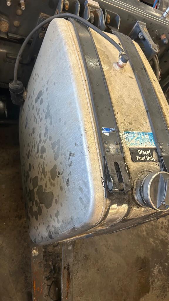 Scania 175 liter tank incl steun, Auto-onderdelen, Vrachtwagen-onderdelen, Scania, Brandstofsystemen, Gebruikt