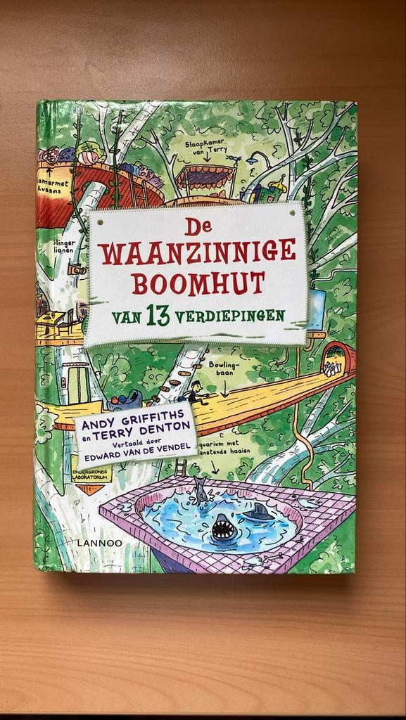 Nieuw De waanzinnige boomhut van 13 verdiepingen, Boeken, Kinderboeken | Jeugd | onder 10 jaar, Zo goed als nieuw, Ophalen of Verzenden