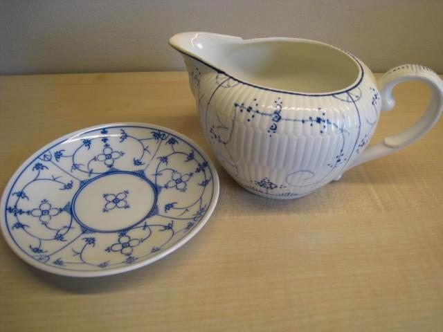 Villeroy & Boch melkkan en schaaltje, horen niet bij elkaar, Antiek en Kunst, Antiek | Porselein, Ophalen of Verzenden