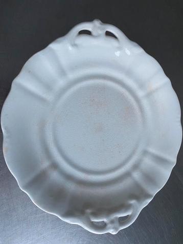 Antieke schaal van Petrus Regout, Maastricht beschikbaar voor biedingen