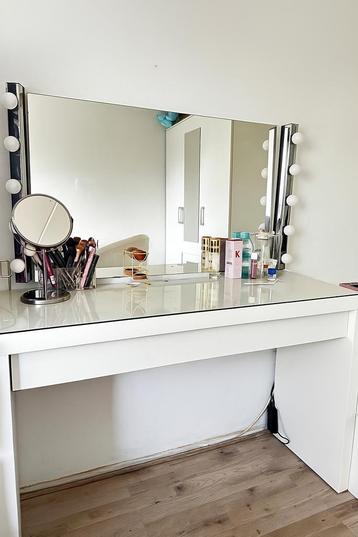 IKEA Make-up tafel, spiegel met wandlampen + Ladekast