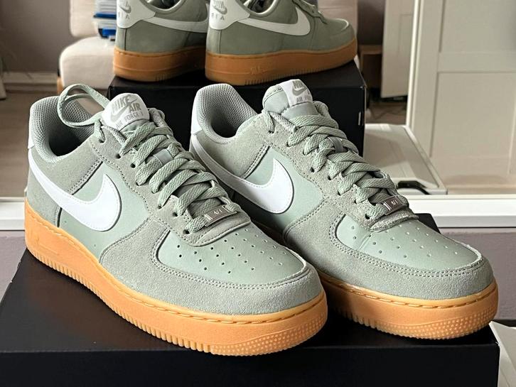Nike Air Force 1 ’07 LV8 Jade Horizon Summit White maat 42,5, Kleding | Heren, Schoenen, Zo goed als nieuw, Sneakers of Gympen