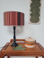 Schemerlamp / tafellamp met zwart houten voet, Ophalen of Verzenden, Zo goed als nieuw, Hout, 50 tot 75 cm