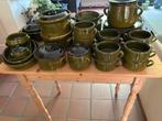 Servies, olijfgroen Frans Landelijk aardewerk. Meerdelig, Antiek en Kunst, Ophalen