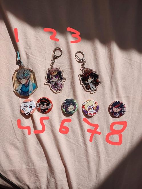 Vtuber en cartoon/anime pins en keychains!, Verzamelen, Speldjes, Pins en Buttons, Nieuw, Button, Figuurtje, Ophalen of Verzenden