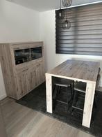 Eethoek eettafel / bartafel en vitrine kast zgan, Ophalen, Zo goed als nieuw, 4 tot 6 stoelen