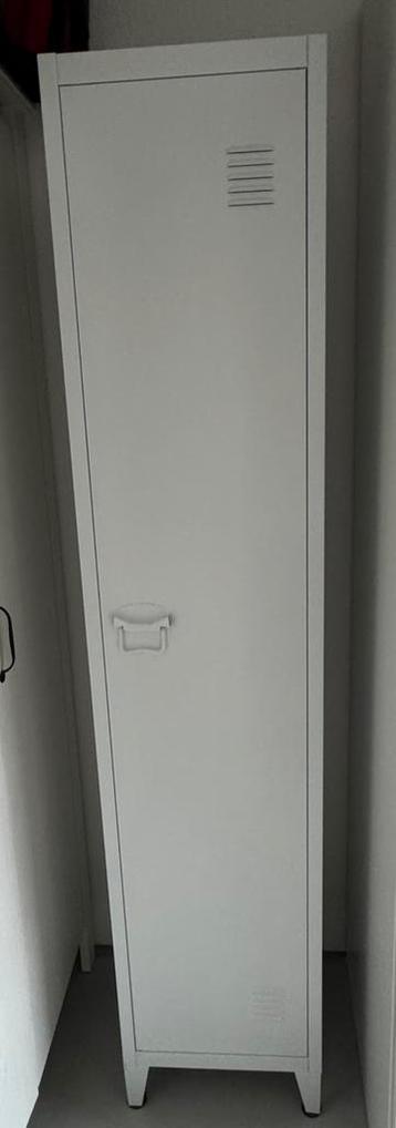 Lockerkasten voor stoere jongenskamer beschikbaar voor biedingen
