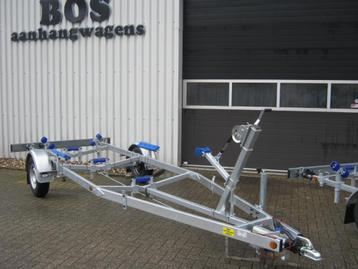 Nederlands kwaliteit:V-1300 Geremd €2795 en 750kg €1575