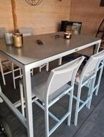 Bartafel met 6 stoelen nog geen 2 jaar oud binnen gestaan, Ophalen, Zo goed als nieuw, Inclusief barstoelen