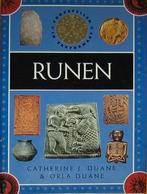 Runen, Boeken, Ophalen of Verzenden, Zo goed als nieuw, Europa