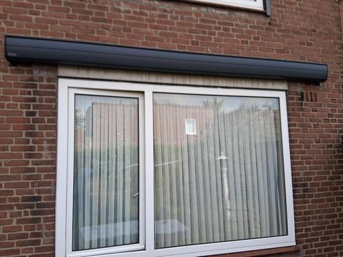 Te Koop: zgan Verano electrisch zonnescherm, Tuin en Terras, Zonneschermen, Zo goed als nieuw, Knikarmscherm, 300 cm of meer, 250 cm tot 450 cm
