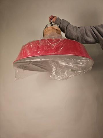 Plafondlamp beschikbaar voor biedingen