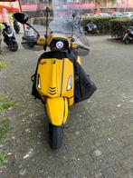 Vespa Sprint Veel accessoires Nieuwe Beurt, Fietsen en Brommers, Benzine, Ophalen of Verzenden, Vespa S, Zo goed als nieuw