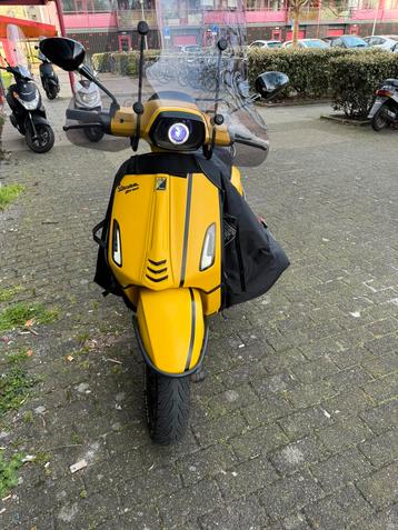 Vespa Sprint Veel accessoires Nieuwe Beurt