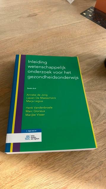Inleiding wetenschappelijk onderzoek voor het gezondheidsond beschikbaar voor biedingen