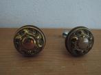 Twee zware geelkoperen knopjes, Ophalen of Verzenden