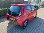 Toyota Aygo 1.0 VVT-i x-joy airco, camera, multi stuur, Voorwielaandrijving, Start-stop-systeem, Stof, Gebruikt