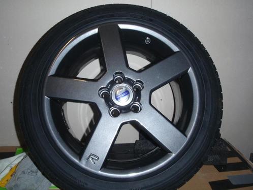 Orginele Volvo Pegasus (R) velgen 17" met banden, Auto-onderdelen, Banden en Velgen, Banden en Velgen, Zomerbanden, 17 inch, 225 mm