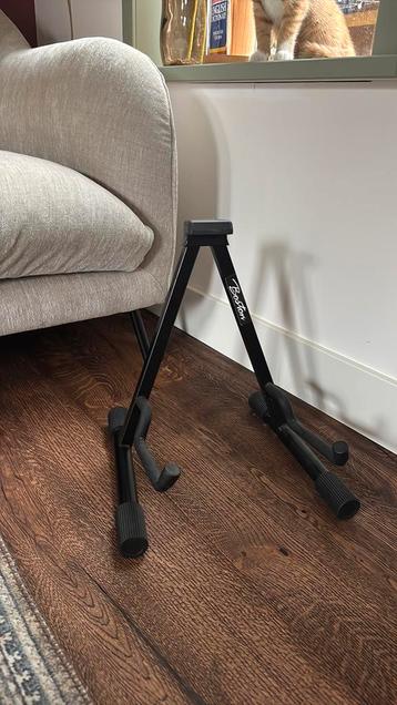 Cello standaard merk Boston beschikbaar voor biedingen